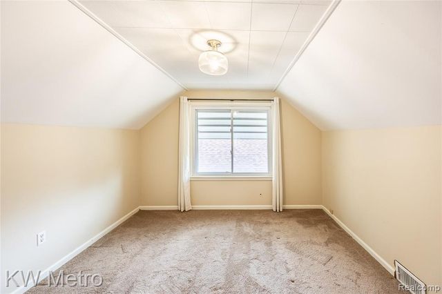 1316 Lyons Avenue, Royal Oak, MI 48073