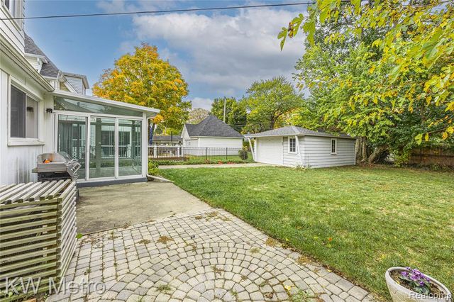 1316 Lyons Avenue, Royal Oak, MI 48073