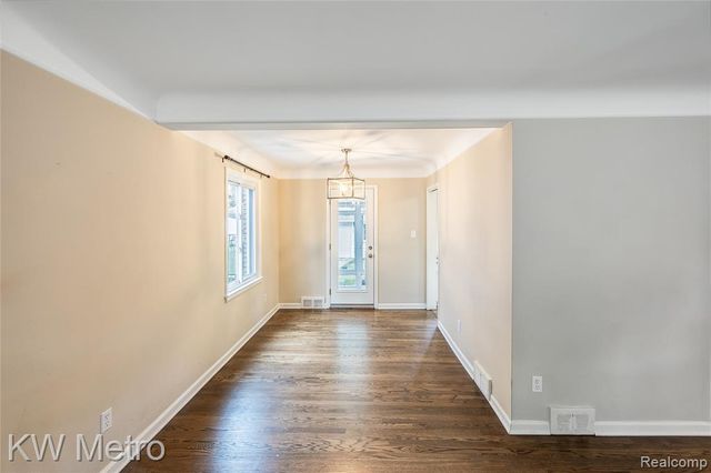 1316 Lyons Avenue, Royal Oak, MI 48073