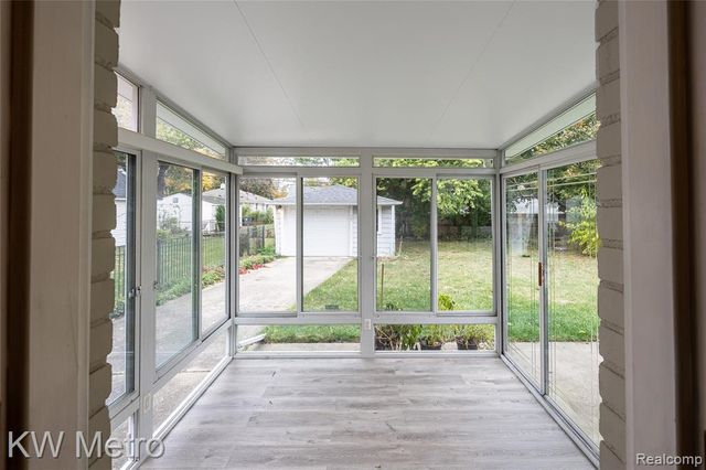 1316 Lyons Avenue, Royal Oak, MI 48073