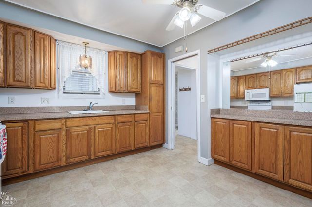 17346 Common Road, Roseville, MI 48066