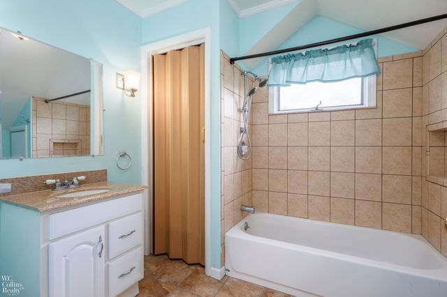 17346 Common Road, Roseville, MI 48066