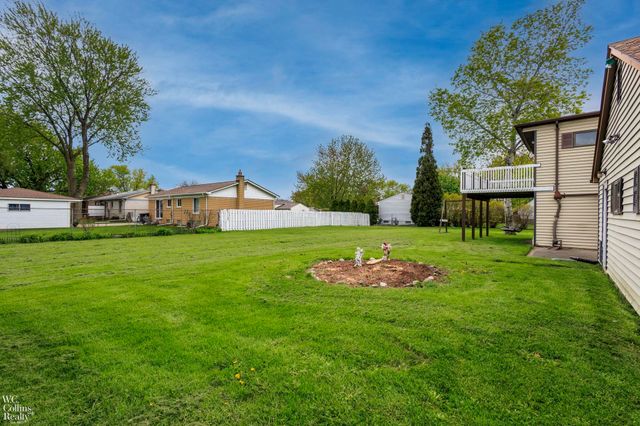 17346 Common Road, Roseville, MI 48066