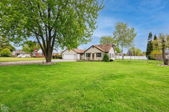 17346 Common Road, Roseville, MI 48066