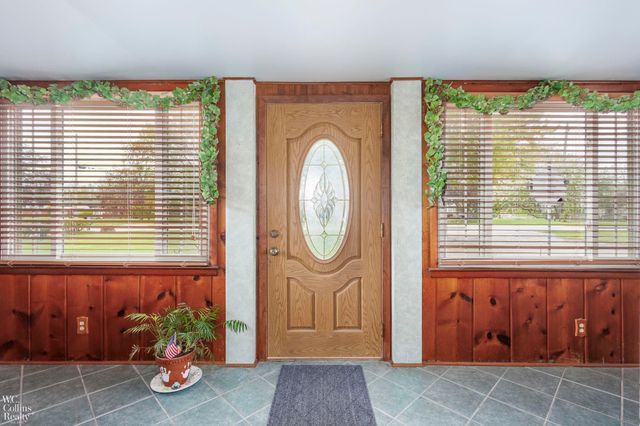 17346 Common Road, Roseville, MI 48066