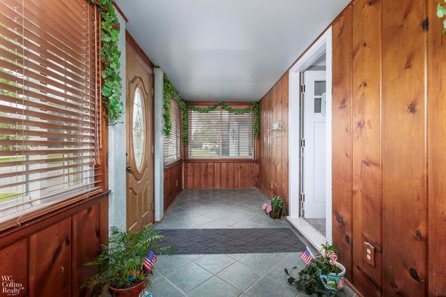 17346 Common Road, Roseville, MI 48066