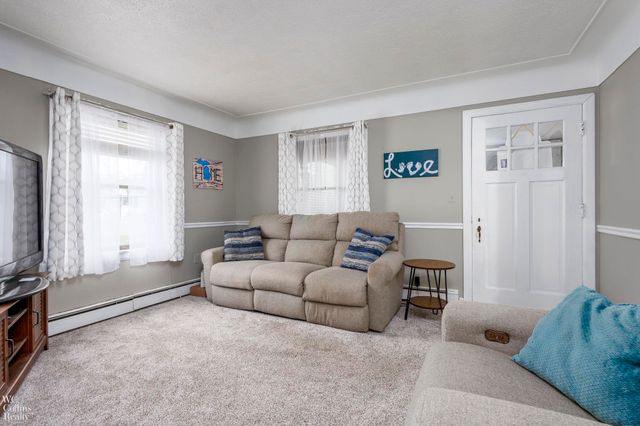 17346 Common Road, Roseville, MI 48066