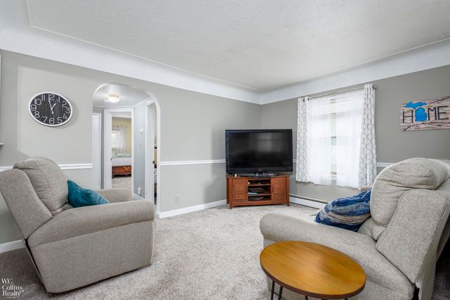 17346 Common Road, Roseville, MI 48066
