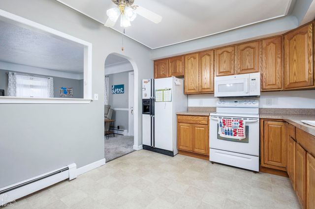 17346 Common Road, Roseville, MI 48066