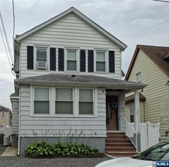 135 Ricardo Place, Hackensack, NJ 07601