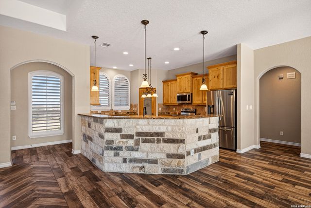 7033 Robin Hood Way, Schertz, TX 78154