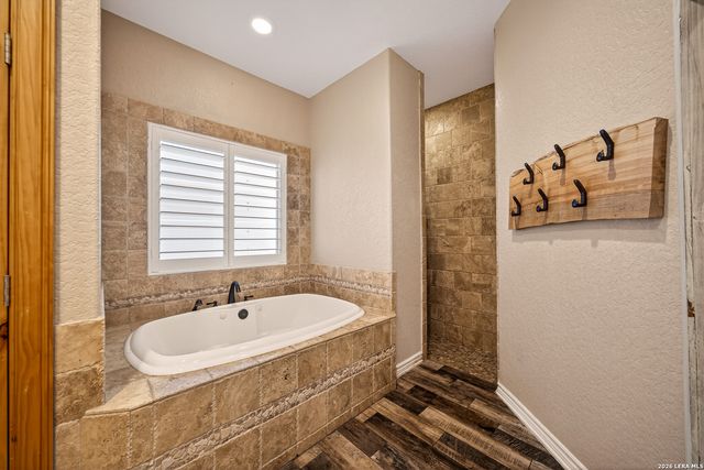 7033 Robin Hood Way, Schertz, TX 78154