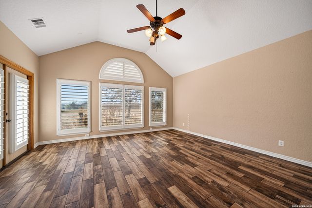 7033 Robin Hood Way, Schertz, TX 78154