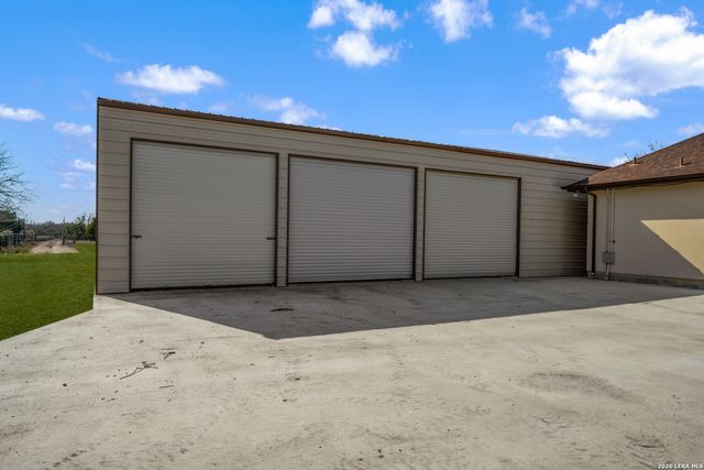 7033 Robin Hood Way, Schertz, TX 78154