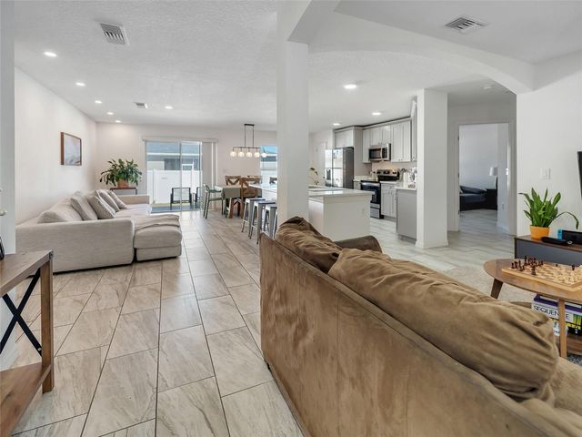 305 FERN COURT, Kissimmee, FL 34759