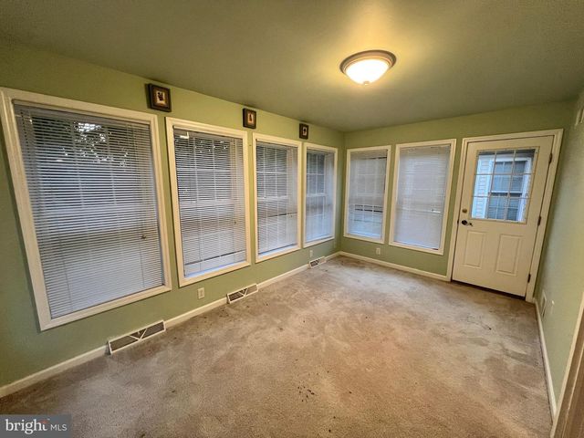 413 THRUSH DR, Manheim, PA 17545