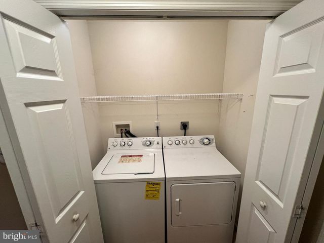 413 THRUSH DR, Manheim, PA 17545