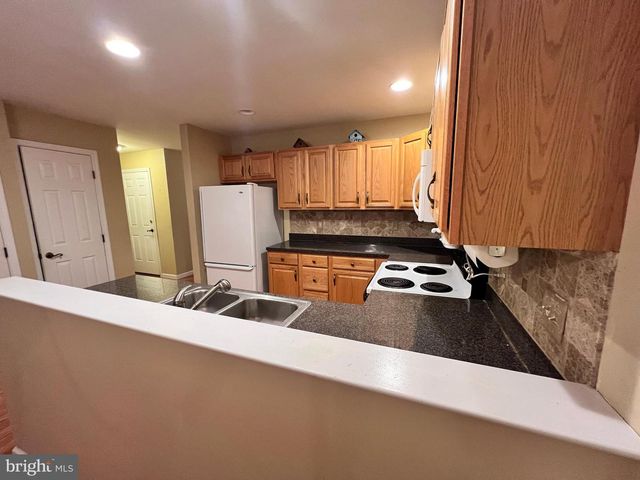 413 THRUSH DR, Manheim, PA 17545