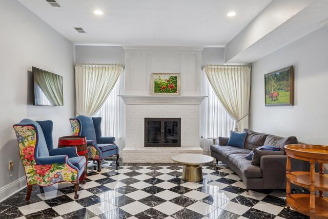 2208 S Villa DRIVE, Hampton, PA 15044