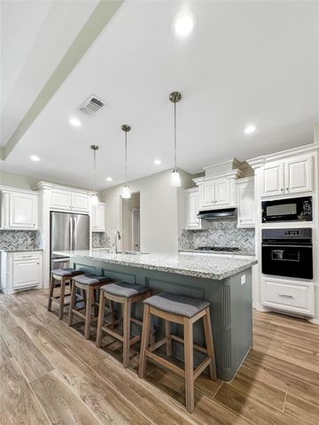 214 N Mahan, Richwood, TX 77531