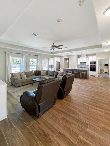 214 N Mahan, Richwood, TX 77531