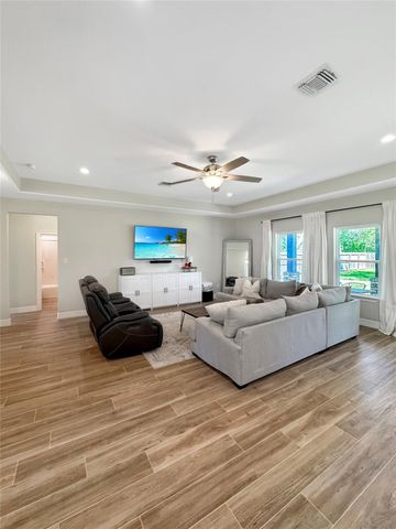 214 N Mahan, Richwood, TX 77531