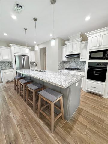 214 N Mahan, Richwood, TX 77531