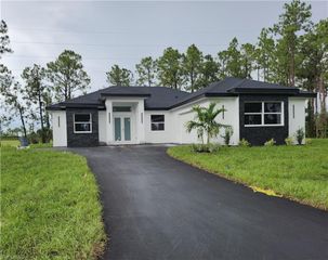 3983 33rd AVE NE, Naples, FL 34120