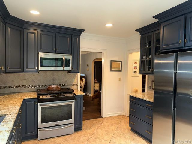 37 Eimer Street, Tappan, NY 10983