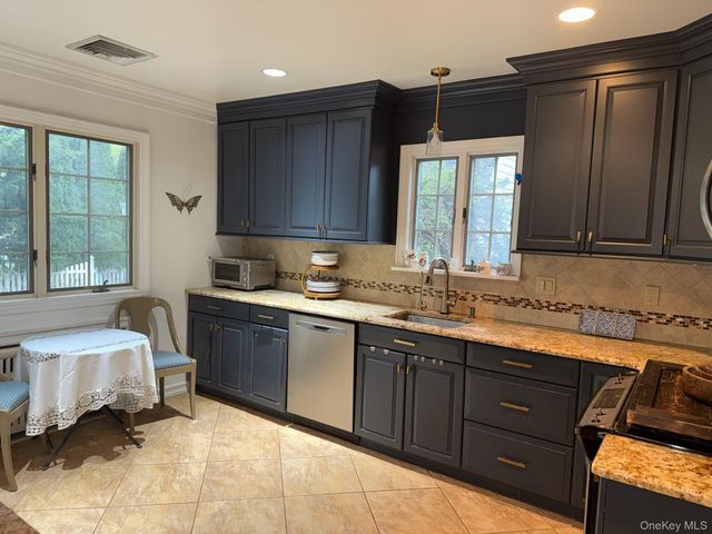 37 Eimer Street, Tappan, NY 10983