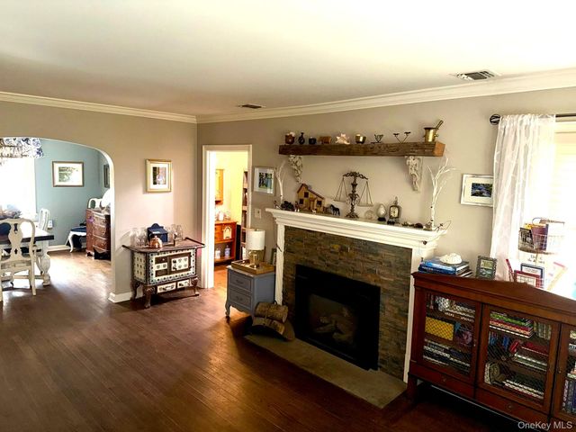 37 Eimer Street, Tappan, NY 10983