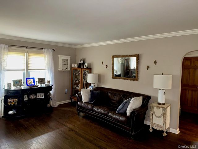 37 Eimer Street, Tappan, NY 10983