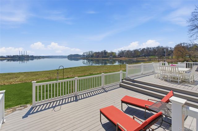 24 Bevin Road, Northport, NY 11768