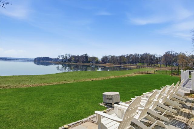 24 Bevin Road, Northport, NY 11768