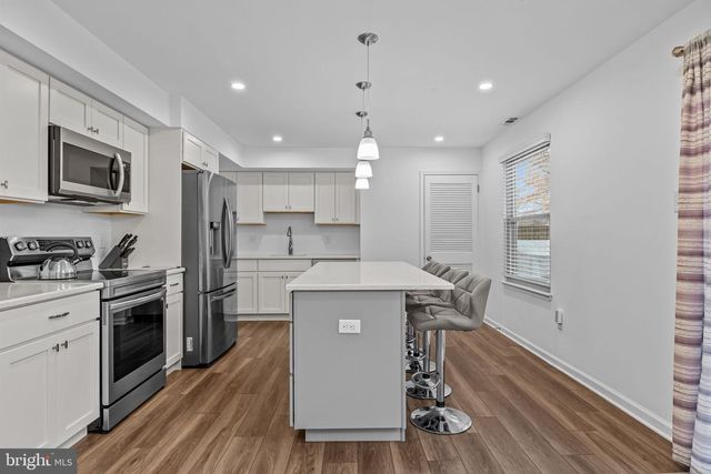 604 IVA LN, Fairless Hills, PA 19030