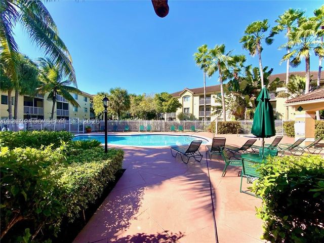 450 S Park Rd 5-206, Hollywood, FL 33021
