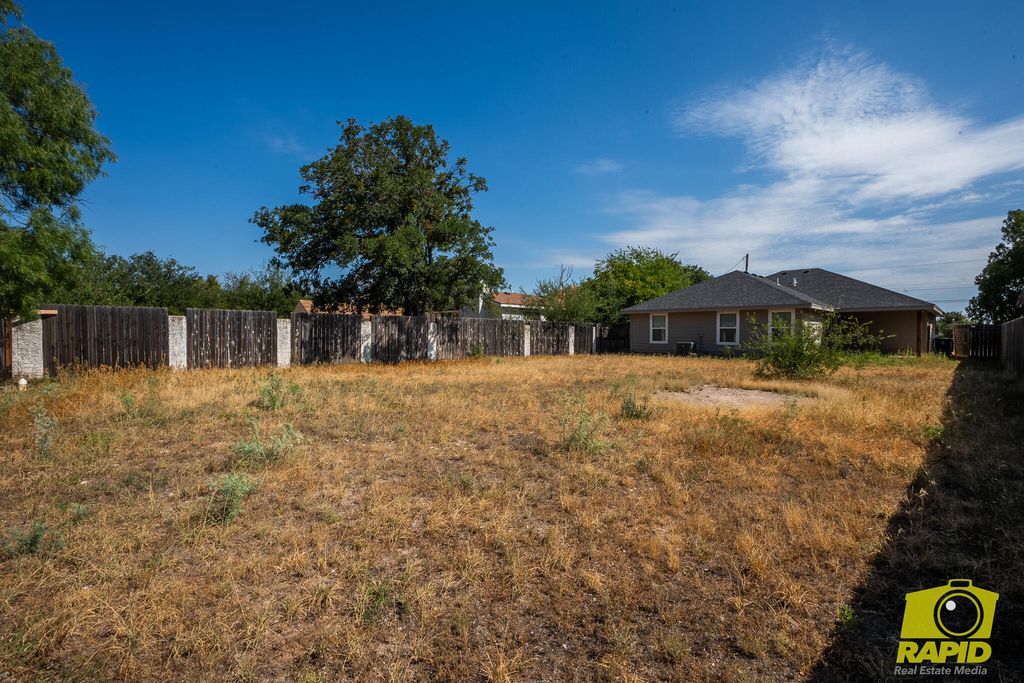 Image 25 of property listing at 2707 N Magdalen Street, San Angelo, TX 76903