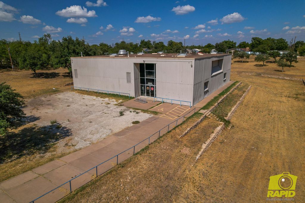 Image 40 of property listing at 2707 N Magdalen Street, San Angelo, TX 76903