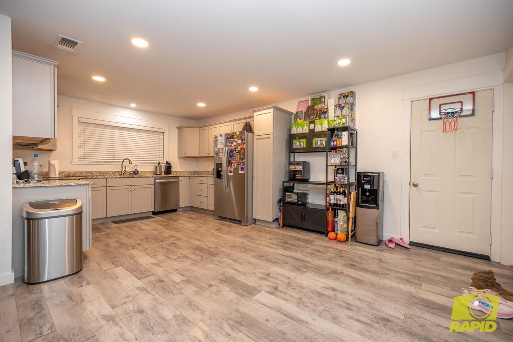Image 9 of property listing at 2707 N Magdalen Street, San Angelo, TX 76903