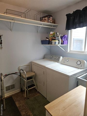 231 Kathy Circle, Linden, MI 48451