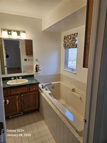 231 Kathy Circle, Linden, MI 48451