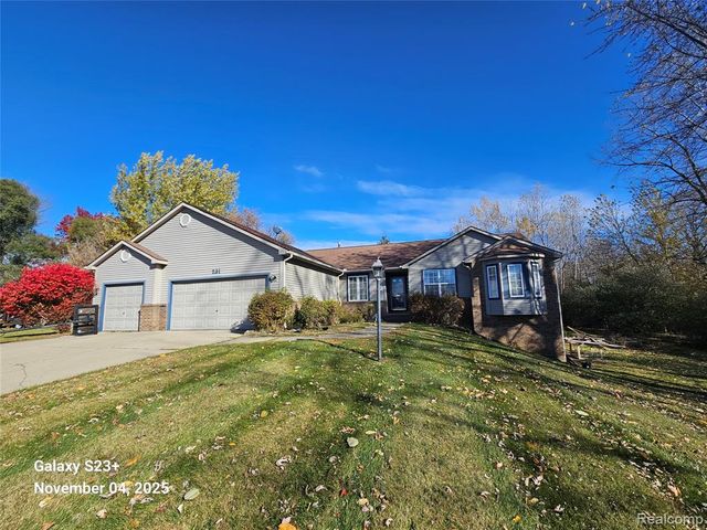 231 Kathy Circle, Linden, MI 48451