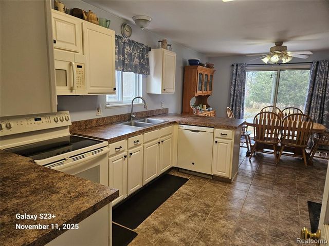 231 Kathy Circle, Linden, MI 48451