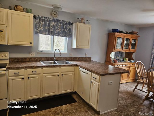 231 Kathy Circle, Linden, MI 48451