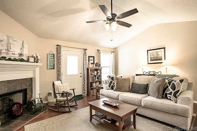 75 Redleaf Circle, Little Rock, AR 72210