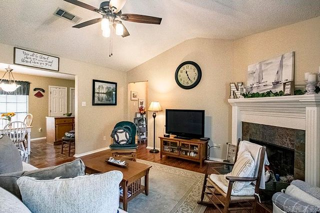 75 Redleaf Circle, Little Rock, AR 72210