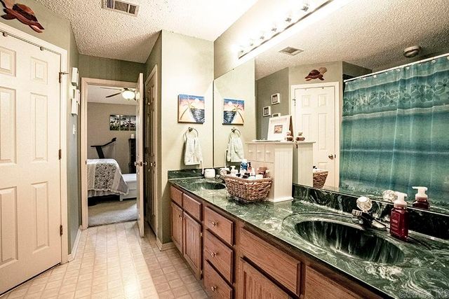 75 Redleaf Circle, Little Rock, AR 72210