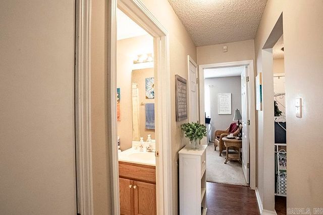 75 Redleaf Circle, Little Rock, AR 72210