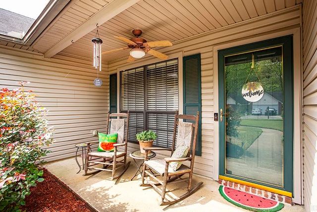 75 Redleaf Circle, Little Rock, AR 72210