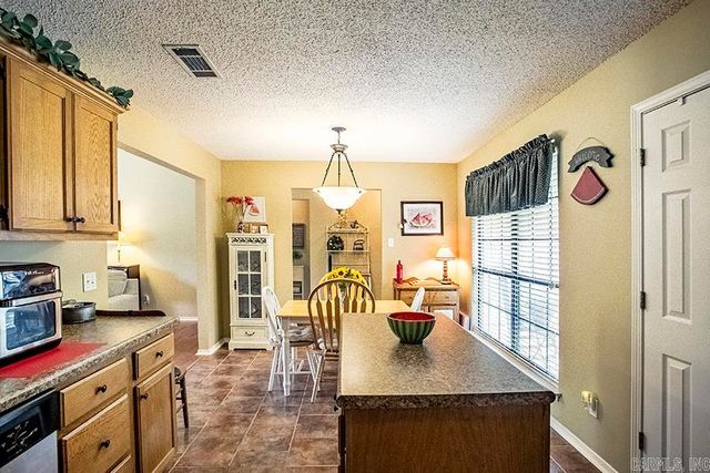 75 Redleaf Circle, Little Rock, AR 72210